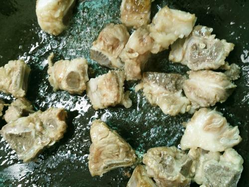 【玉米烧排骨】