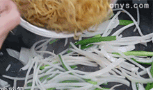 【炒面】加入面炒匀