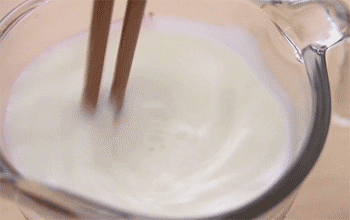 【鸡蛋布丁】搅拌