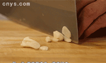 【苦瓜炒鸡蛋】葱姜切末