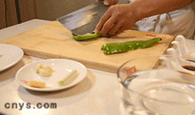 【尖椒土豆片】尖椒切块