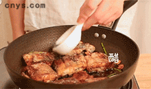 【红烧带鱼】加入调料