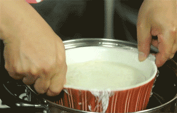 【冰皮月饼】倒出粉糊