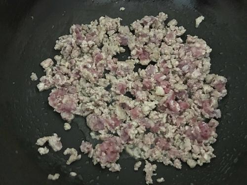 【韭薹炒肉末】