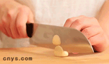 【红烧带鱼】蒜切片