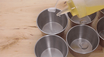 【鸡蛋布丁】抹油