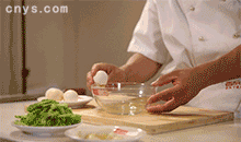 【苦瓜炒鸡蛋】搅拌鸡蛋