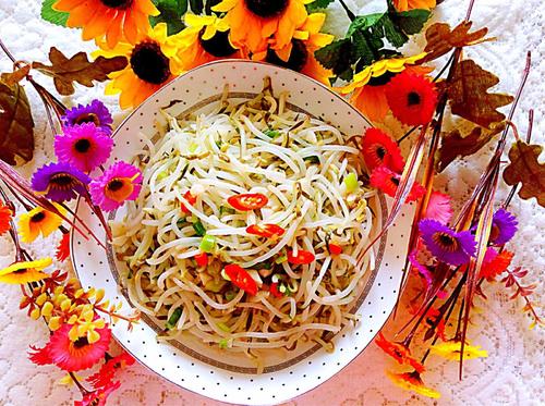 【爆炒酸辣绿豆芽】