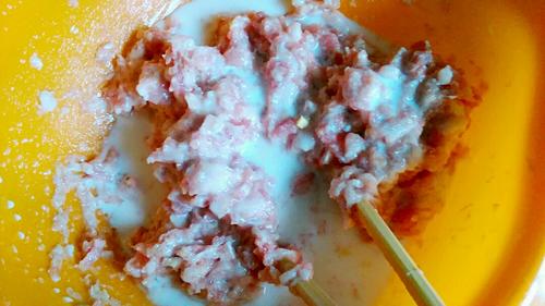 【肉丸子包白萝卜】