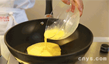 【苦瓜炒鸡蛋】炒熟鸡蛋