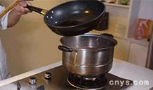 【红扒肘子】再倒入锅中