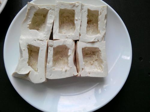 【香菇豆腐镶肉】