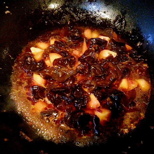 【鱼香虎皮鹌鹑蛋】