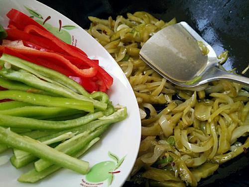 【双椒榨菜丝】