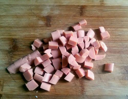 【豌豆炒香肠】