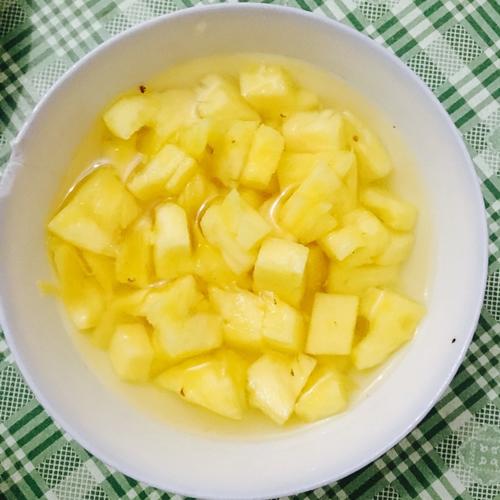 【彩椒菠萝鸡丁】