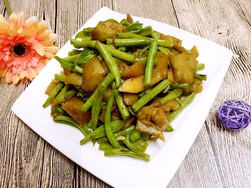 【蒜蓉豆角炒茄子】