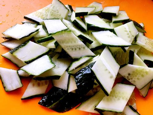 【黄瓜木耳炒鸡蛋】