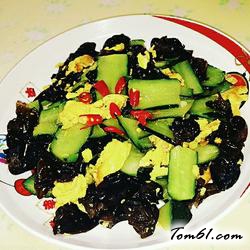 黄瓜木耳炒鸡蛋的做法