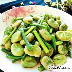 青蚕豆炒蒜苗的做法