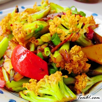 辣椒炒花菜的做法