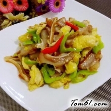 猪耳朵炒辣椒鸡蛋的做法