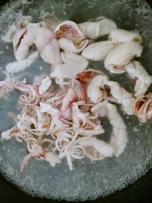 【辣炒小鱿鱼】