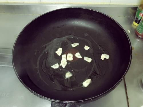 【缤纷彩椒肥肠】