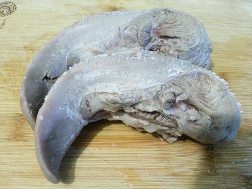 【红椒炒猪舌】