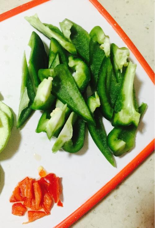 【沙茶牛肉爆青椒】