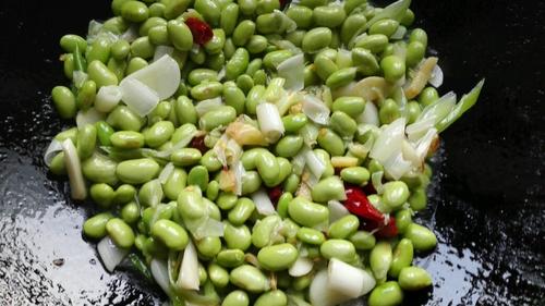 【毛豆炒木耳】