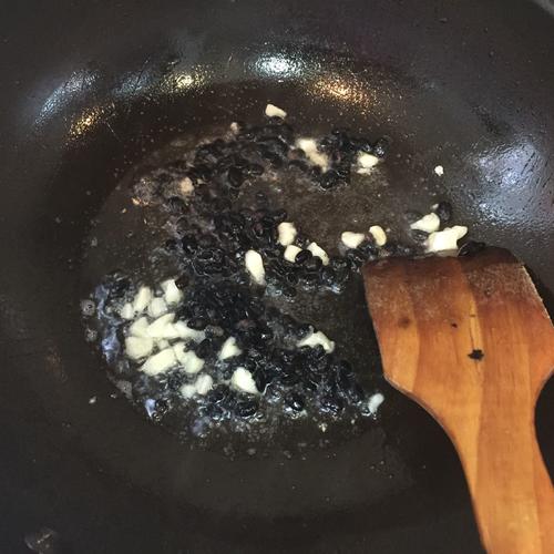 【彩椒炒五花肉】