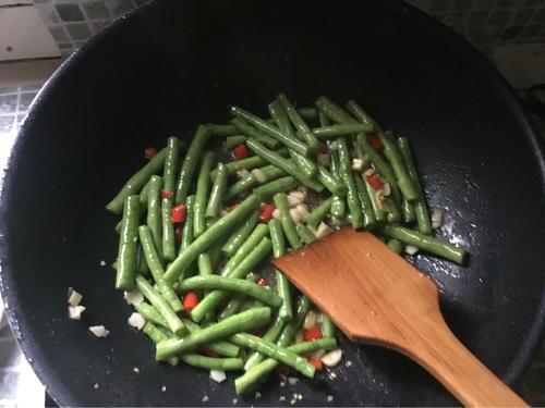 【绿茄子炒豆角】
