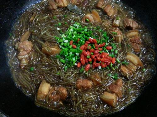 【红烧粉丝五花肉】