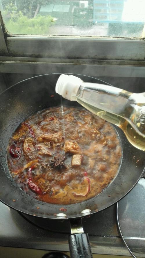 【川味土豆烧排骨】