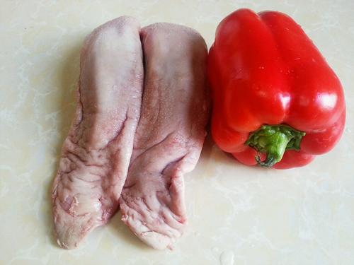 【红椒炒猪舌】