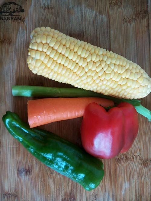 【彩椒炒玉米】