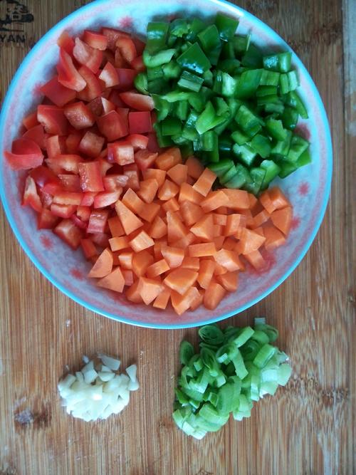 【彩椒炒玉米】