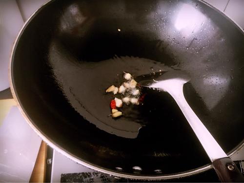 【素炒红薯梗子】