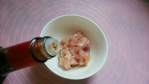 【彩椒肉沫炒西兰花】