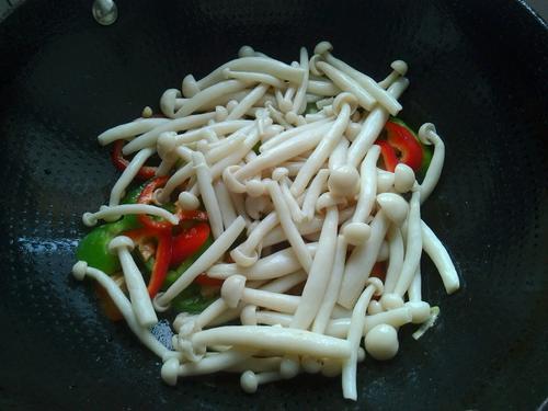 【彩椒耗油海鲜菇】