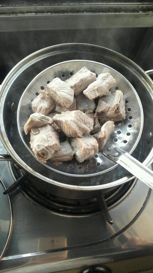 【川味土豆烧排骨】