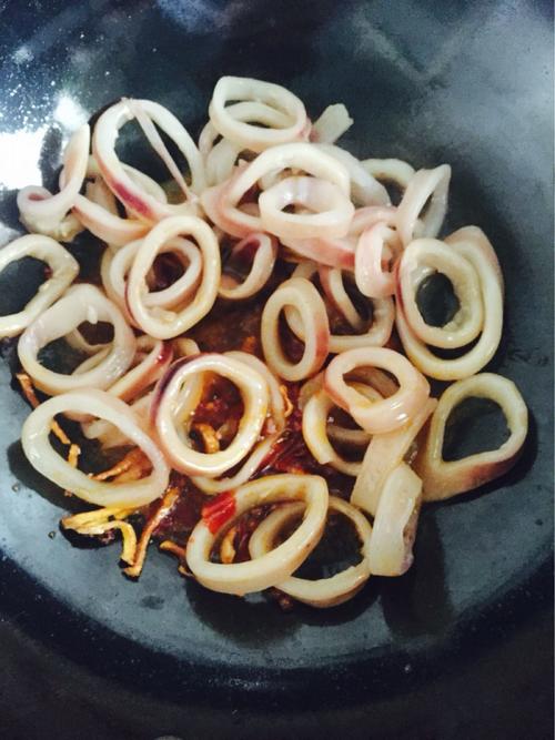 【香辣O泡鱿鱼圈】