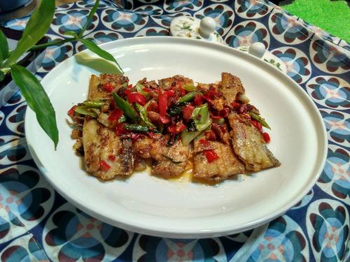 【红椒煎带鱼】