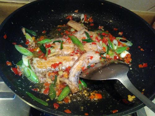 【红椒煎带鱼】