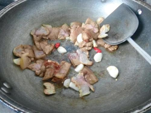 【咸肉干锅卷心菜】