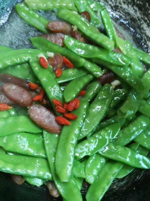 【荷兰豆炒腊肠】