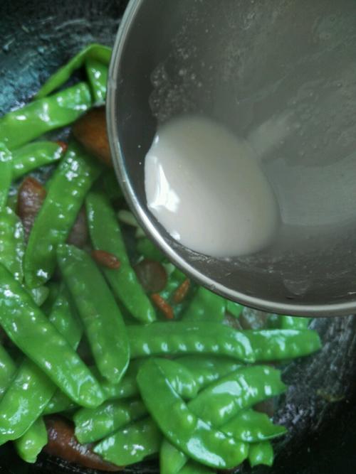 【荷兰豆炒腊肠】