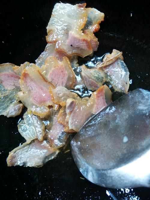 【辣椒炒腊肉】
