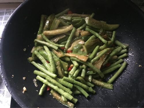 【绿茄子炒豆角】